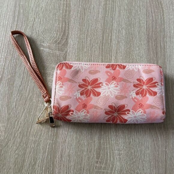NWOT … Floral Wristlet Wallet - Picture 1 of 3